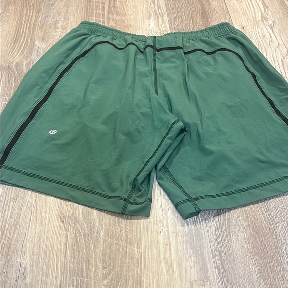 Lululemon Green Men's Athletic Shorts Size Large - Picture 4 of 11